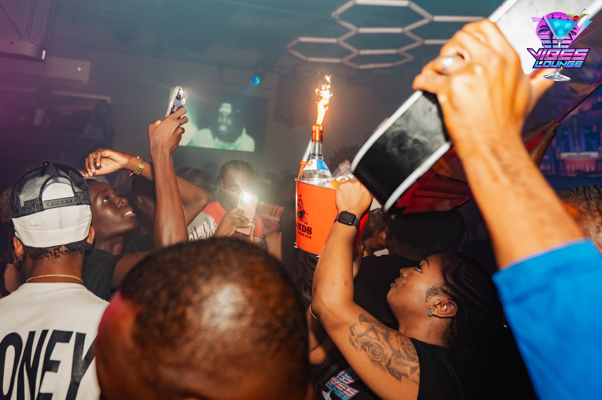 VIBES LOUNGE 01, Event